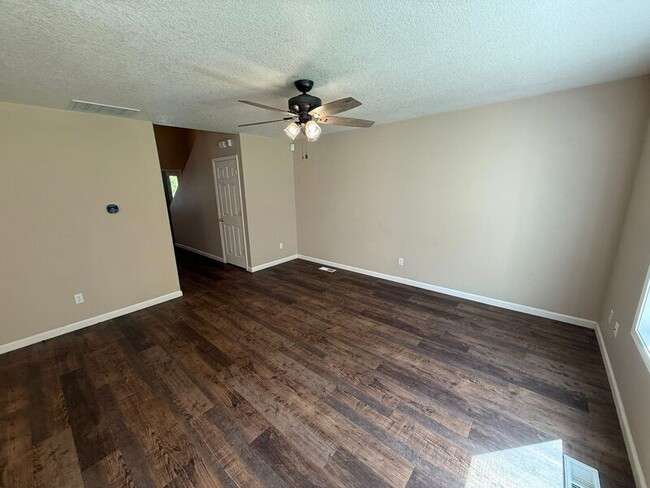 Building Photo - 3911 Pringle Creek Ct SE