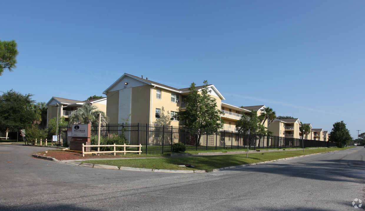 Foto principal - Hollybrook Homes Apartments