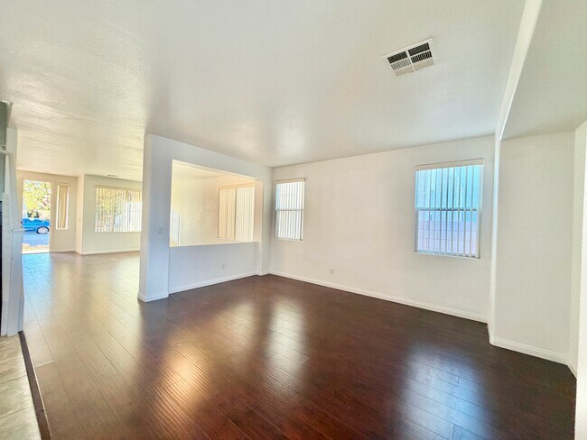 Foto del edificio - 2952 Jacaranda Dr