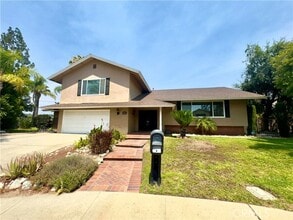 Building Photo - 2319 La Sierra Way