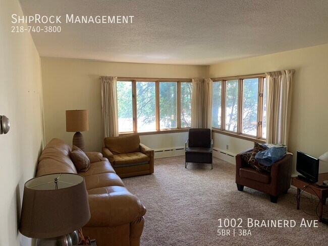 Foto del edificio - 1002 Brainerd Ave