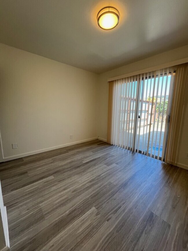 Building Photo - Krause Ave Townhomes