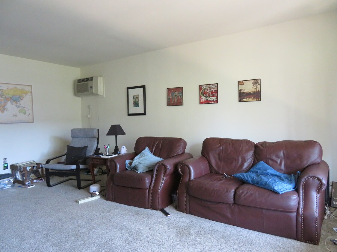 Living Room - 3015 13 Mile Rd