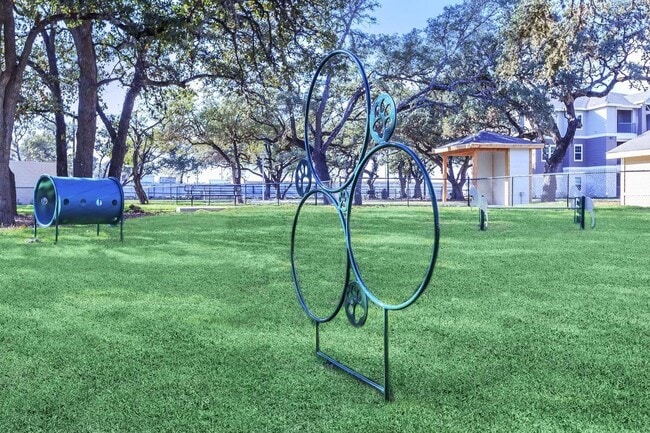 Building Photo - Roots at Boerne