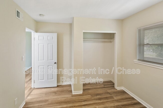 Building Photo - 1021 Tollview Ave
