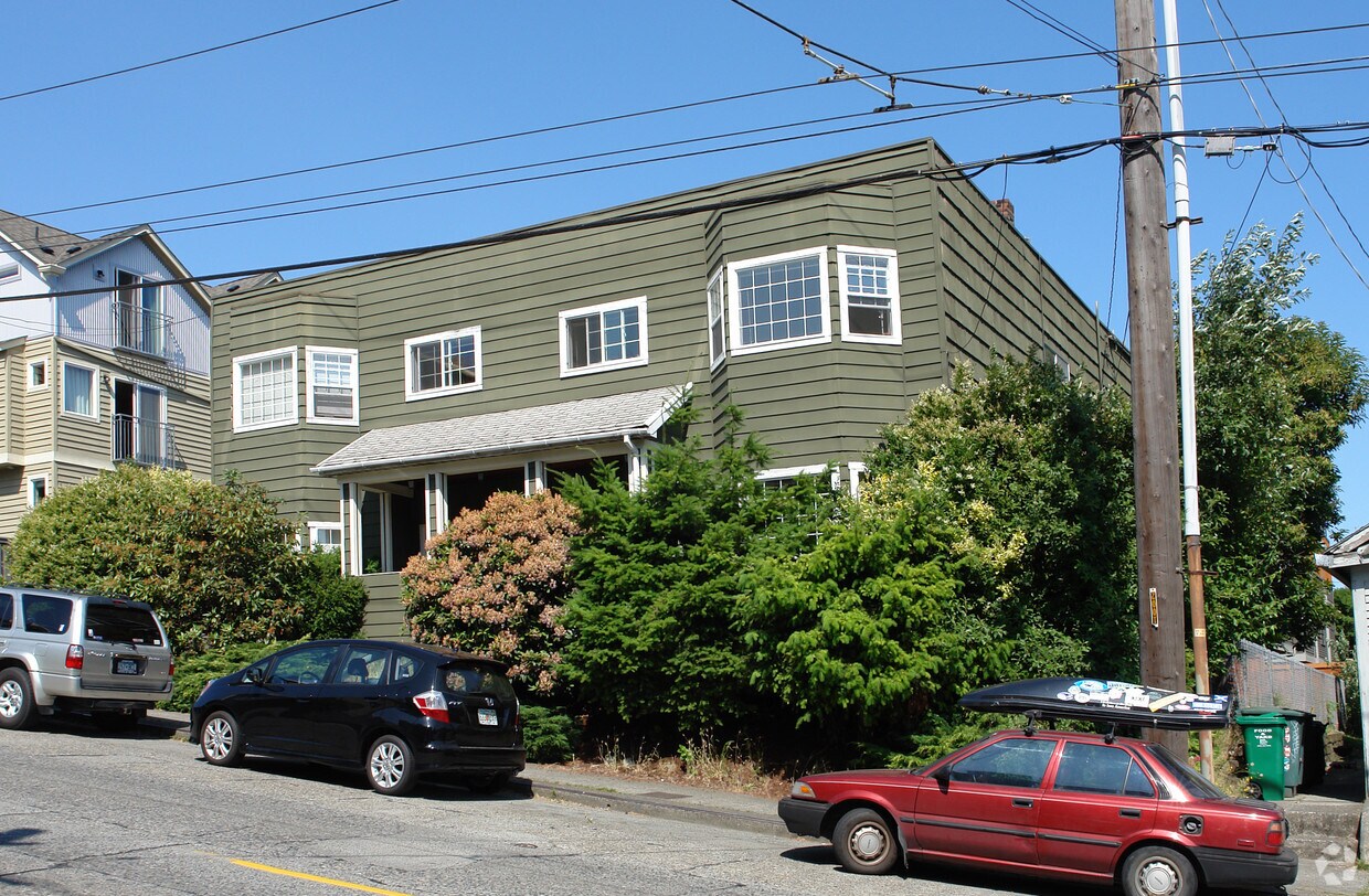 Building Photo - 1010 Taylor Ave N