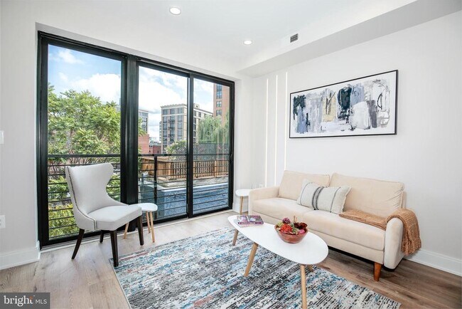 Foto del edificio - 1133 5th St NW