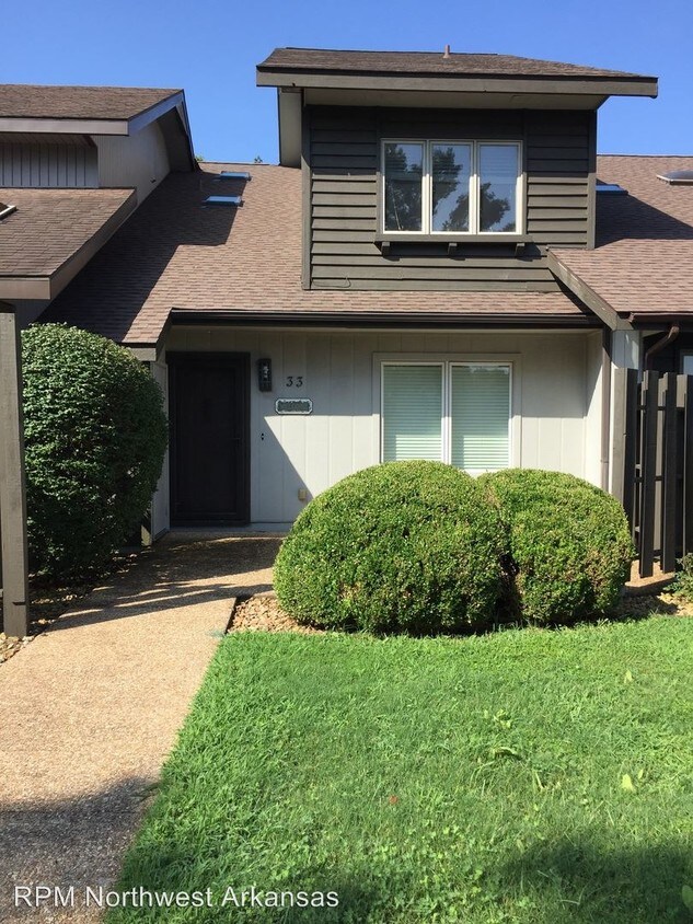 Foto principal - 2 br, 1.5 bath House - 33 Fairway Drive