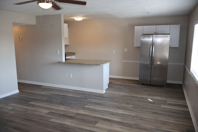 Foto del edificio - 2/1.5 condo in St Pete - remodeled and upd...