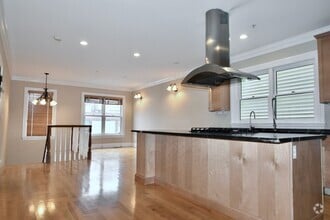 Building Photo - 360 Dorchester St