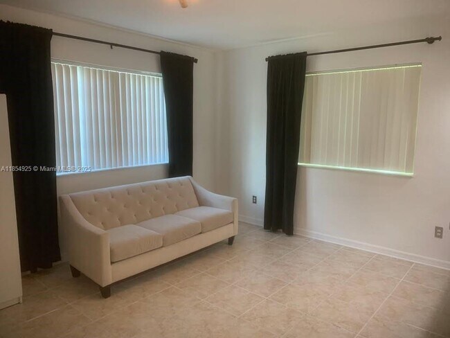 Foto del edificio - 359 Meridian Ave