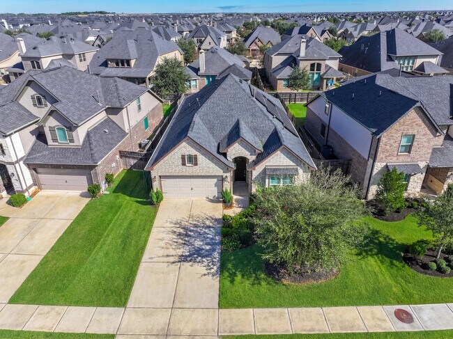 Building Photo - 3439 Cres Vista Dr