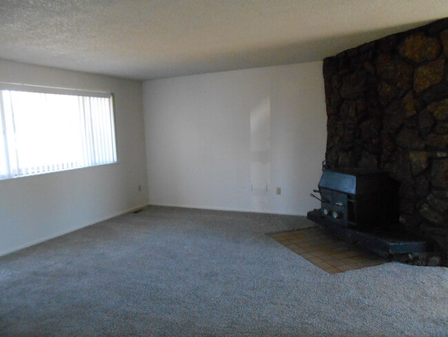 Building Photo - 61686 Daly Estates Dr