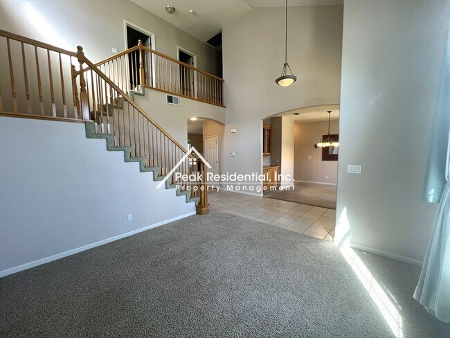 Foto del edificio - Spacious 4bd/3ba Folsom Home!