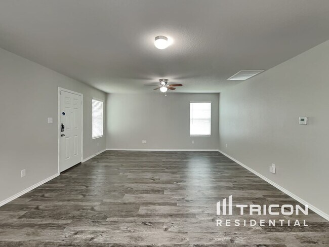 Foto del edificio - 8443 Amistad Cove