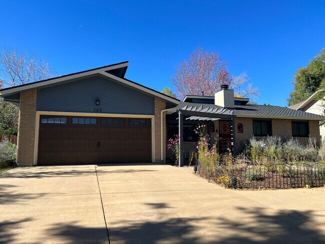 Foto del edificio - Walk to Country Club! D12 schools! 6 beds,...