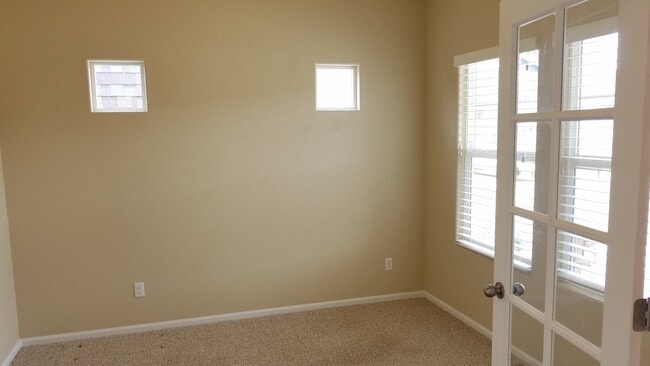 Building Photo - Beautiful 4/3/2 Fountain Valley Home Close...