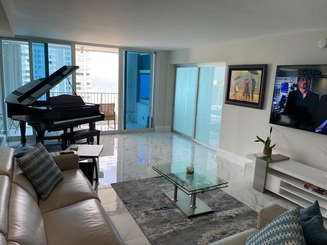 Foto del edificio - 1360 S Ocean Blvd