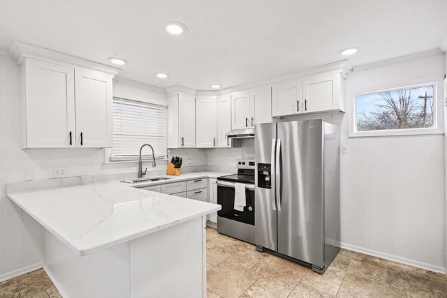 Foto del edificio - 3 Bedroom, 2 Bath, 2-car garage-