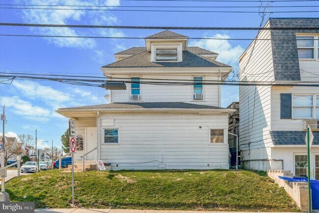 Building Photo - 2800 Edgmont Ave