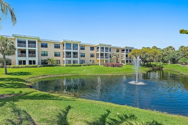 Building Photo - 300 N Hwy A1A