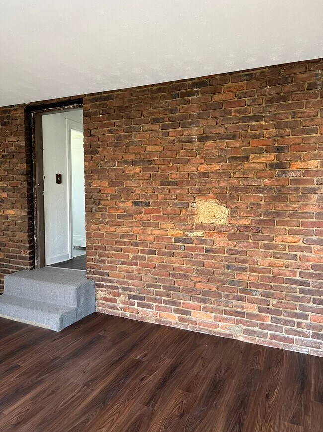 Building Photo - 307 W Harrison Ave