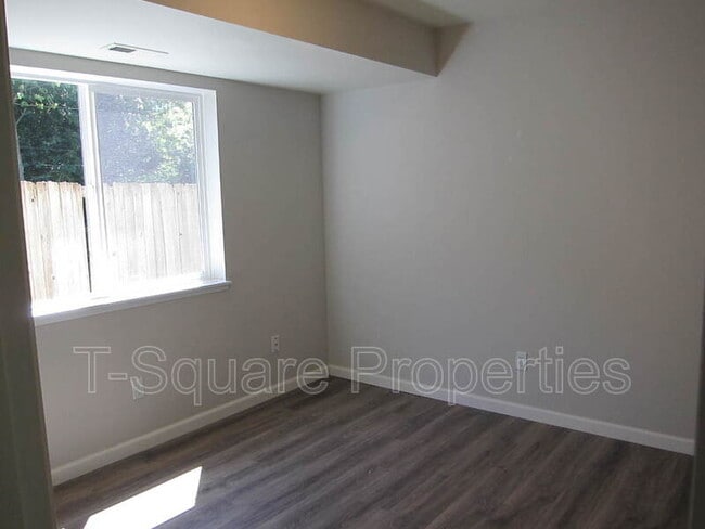 Building Photo - 8443 Delridge Wy SW