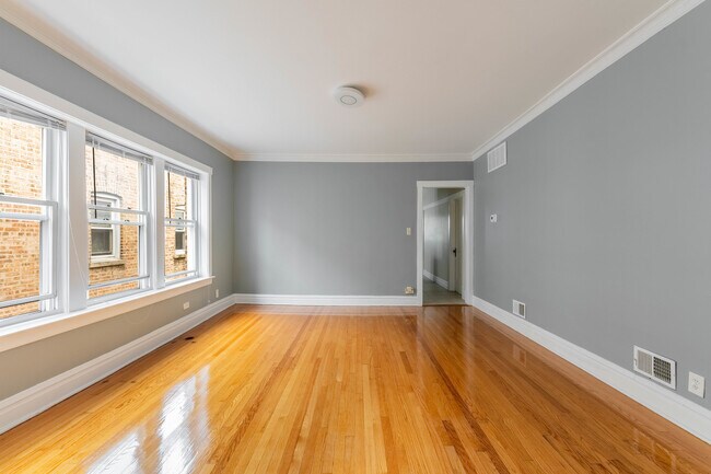 Building Photo - 4927 W Cuyler Ave