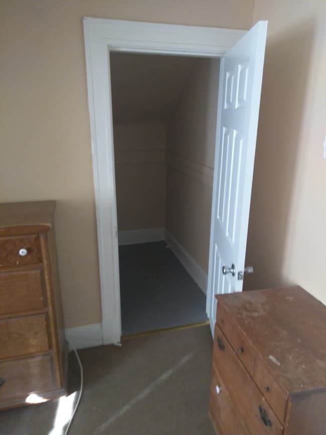 Building Photo - 4013 W Forest Park Ave