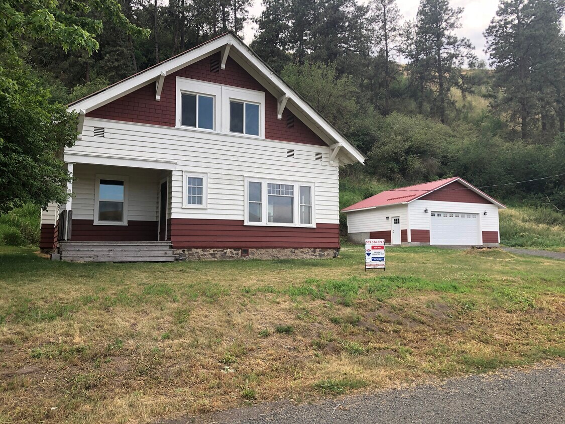 7101 Almota Rd, Colfax, WA 99111 House Rental in Colfax, WA