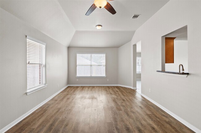 Foto del edificio - 314 Broken Pine Ct