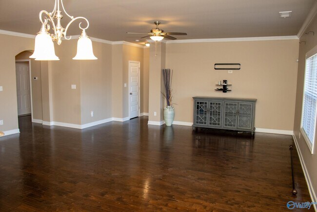 Building Photo - 213 Balota St
