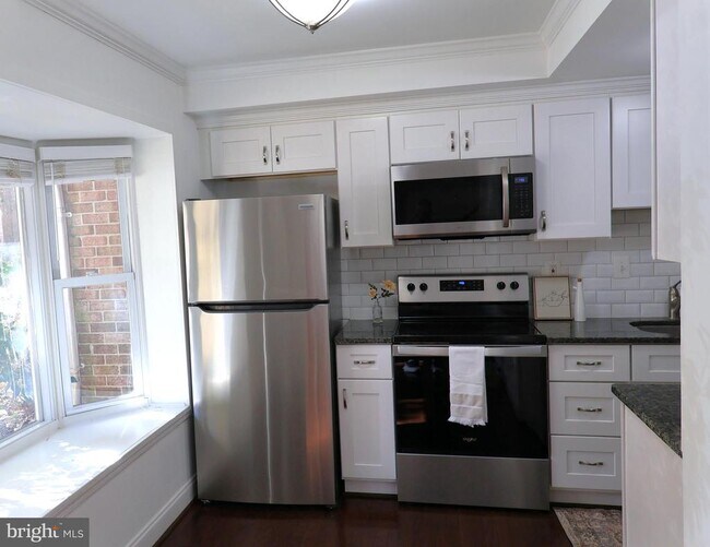 Foto del edificio - 8914 Shamrock Ct