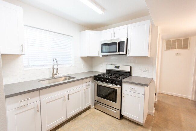 Foto del edificio - 834 N 13th Ave