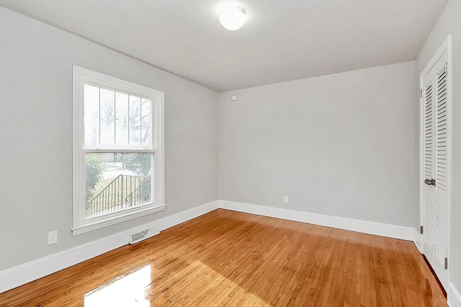 Foto del edificio - Lovely Two Bedroom Duplex!