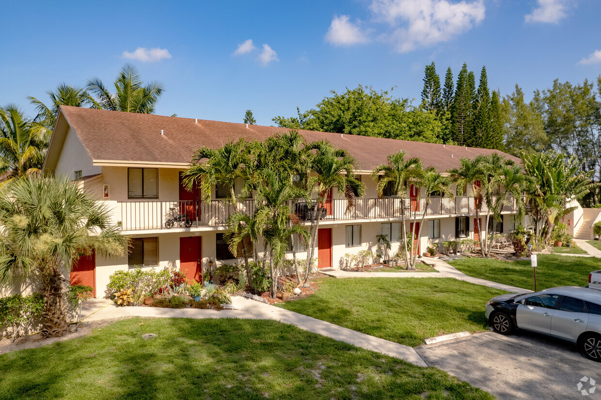 Condominios Lakeview Gardens - Lakeview Gardens Condominiums