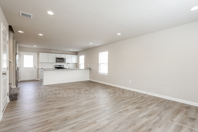 Building Photo - 108 Burlington Dr
