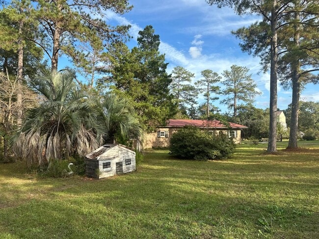 Building Photo - 3 bedroom 2 bathroom