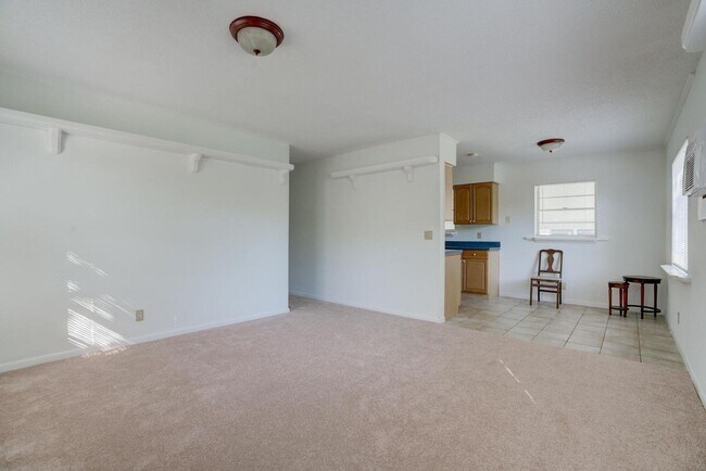 Foto del edificio - 700 N Hepburn Ave