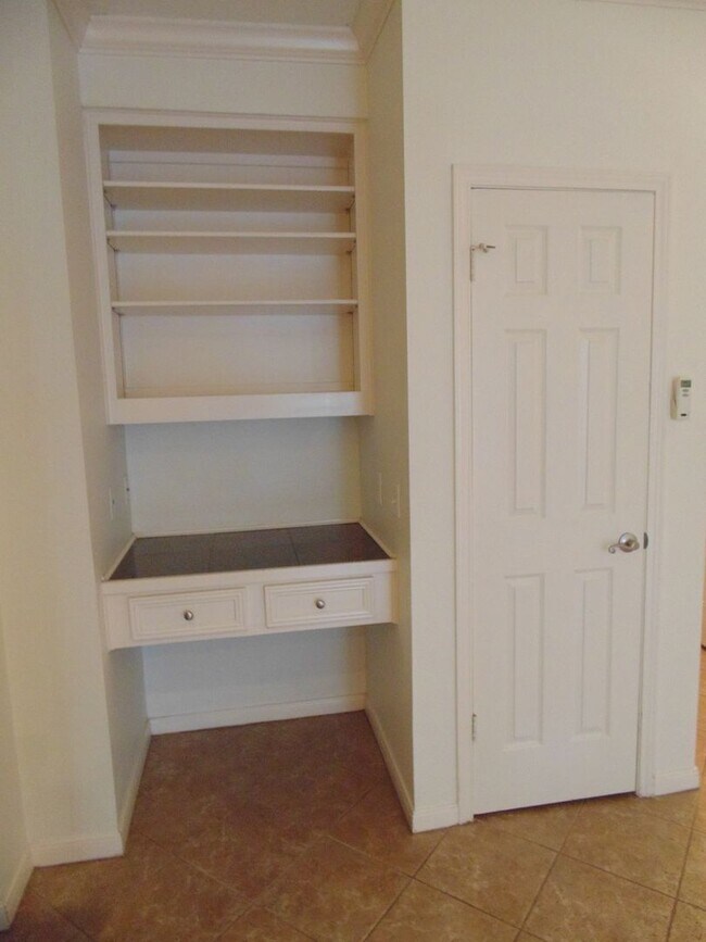 Foto del edificio - Tom Green #102