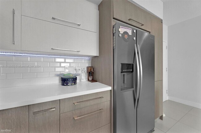 Building Photo - 2 br, 2 bath Condo - 325 S Biscayne Blvd A...