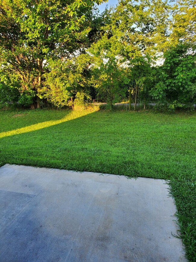 Foto del edificio - 3 Bedroom, 2 Bath, 2 Car Garage