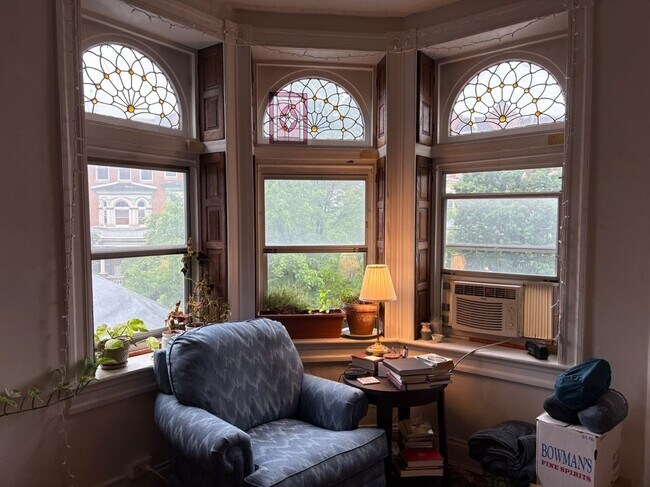 Foto del edificio - 2811 N Calvert St