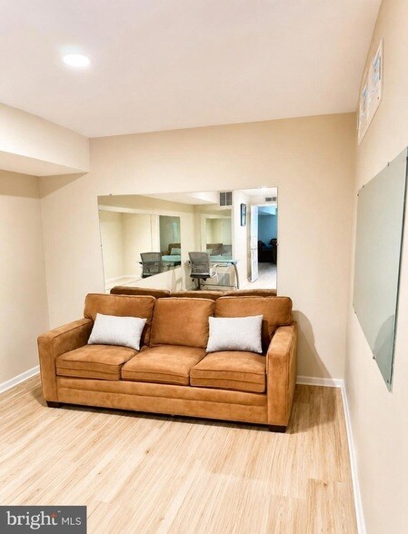 Foto del edificio - 2505 Falling Brook Terrace