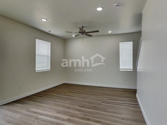 Foto del edificio - 1232 W Mahogany St