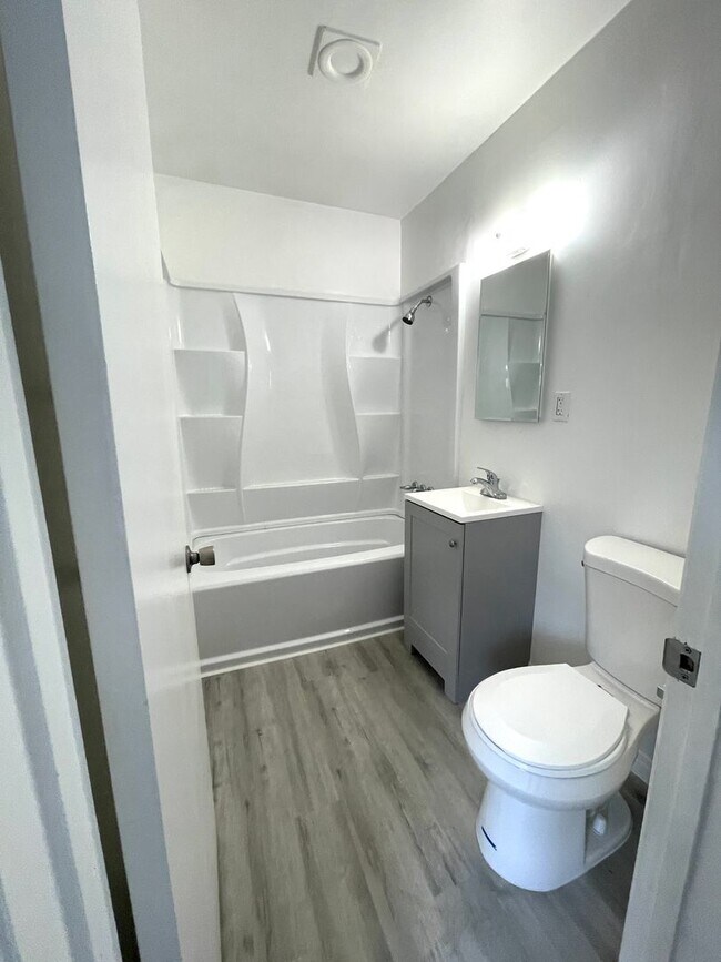 Foto del edificio - One Bedroom Apartment