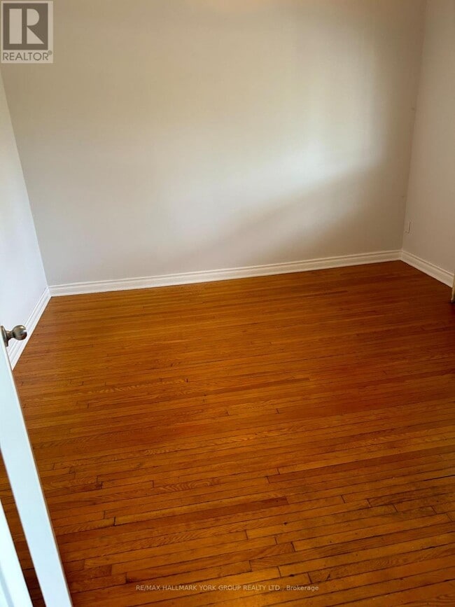 Building Photo - 472 Winona Dr