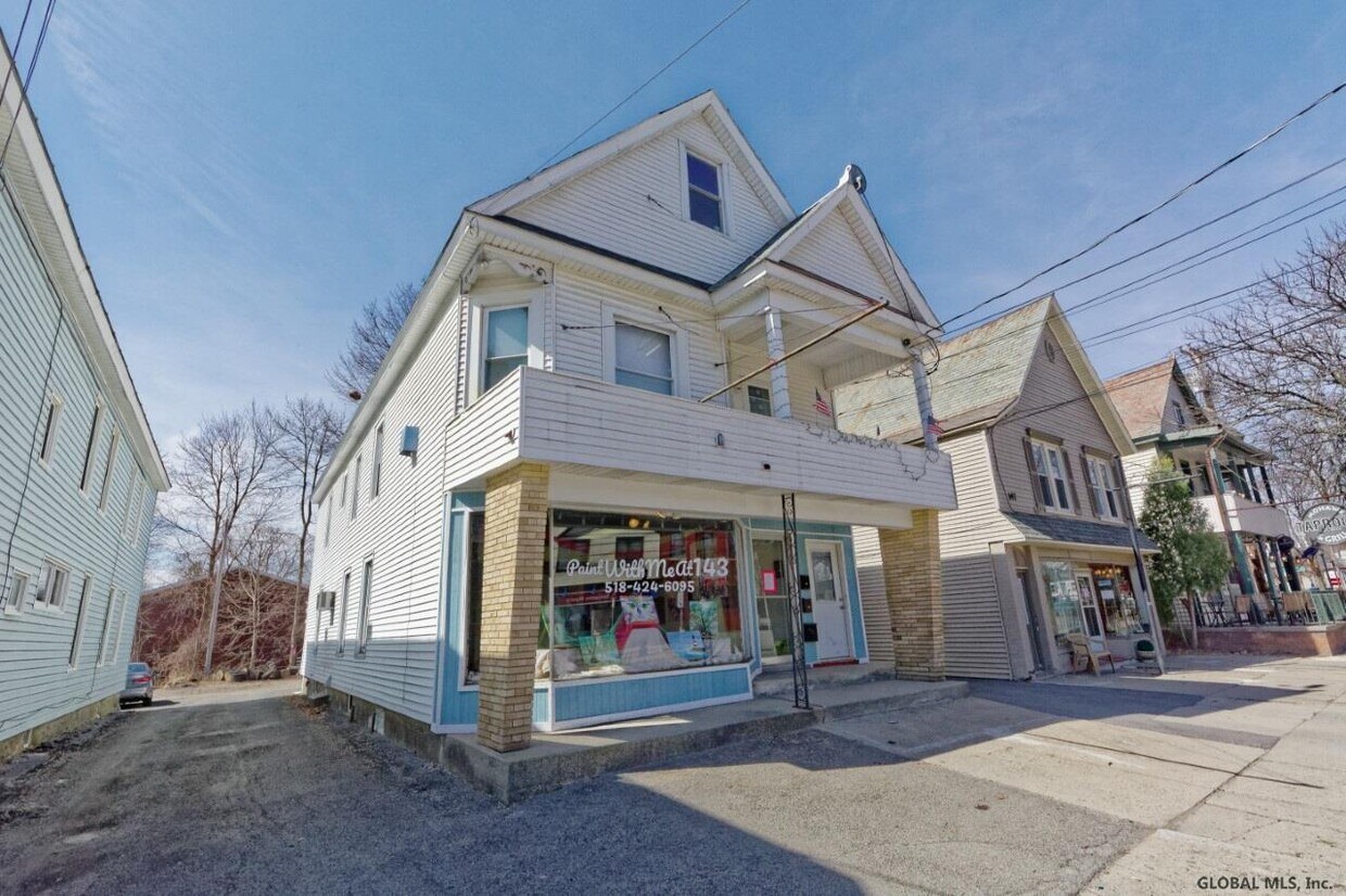 Foto principal - 145 Mohawk Ave