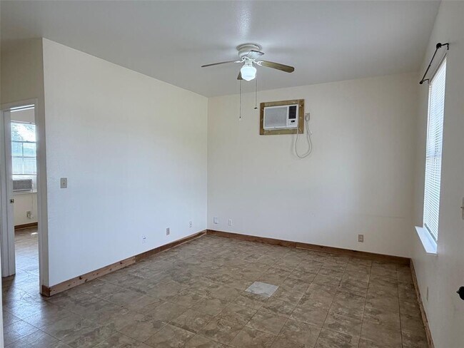 Foto del edificio - 251 Zimmerman Ave