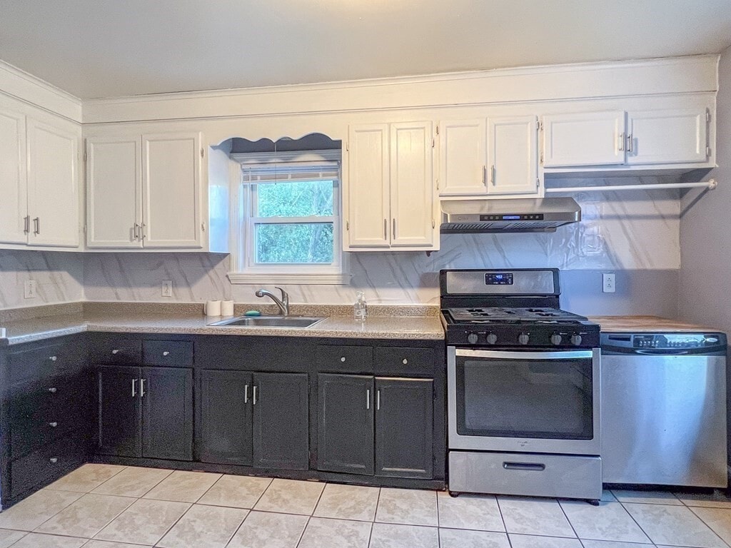 1170 Commercial St Unit 2, Weymouth, MA 02189 Room for Rent in